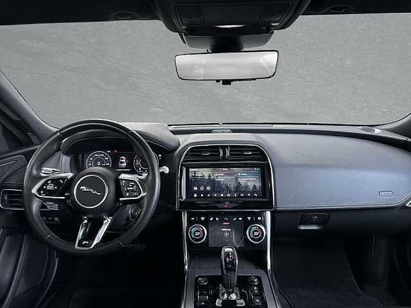 Jaguar XE D180 AWD R-Dynamic SE ACC Head Up Display