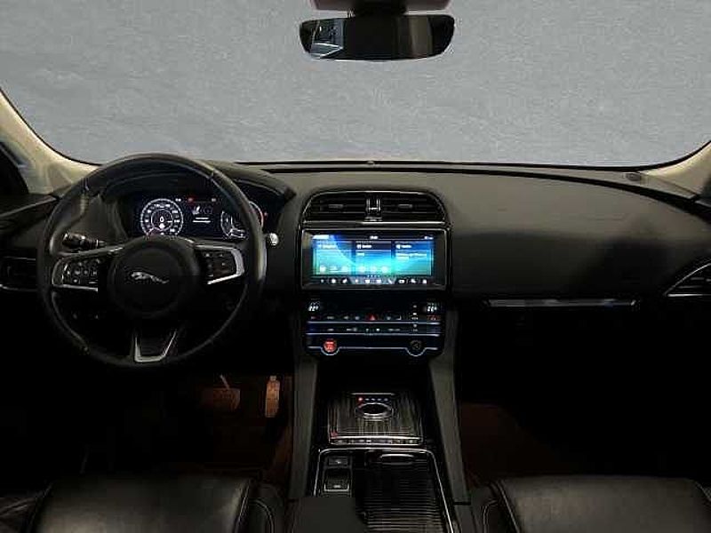 Jaguar F-Pace 30d AWD Prestige Winter-Paket LED TFT Info Display