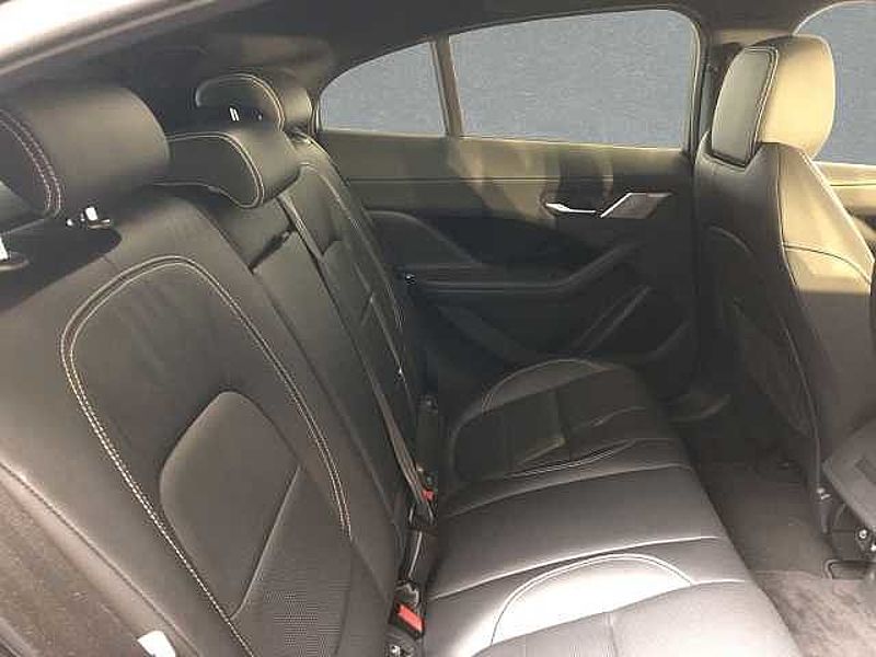 Jaguar I-Pace EV400 S Luftfederung Black Pack Head Up Display